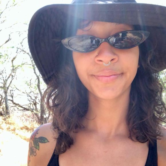 Meet your Posher, Bruna alice - Picture 1 of 1